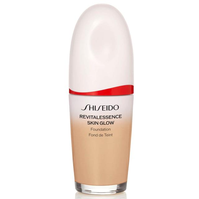 Shiseido Revitalessence Glow Foundation Exclusive 30ml (Various Shades) - 310 Silk on Productcaster.