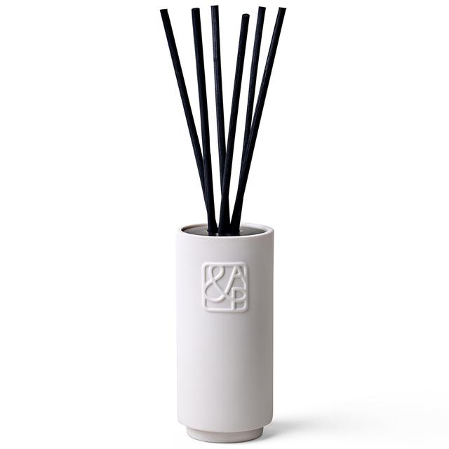 August & Piers Saint Ceramic Diffuser Set 200ml on Productcaster.