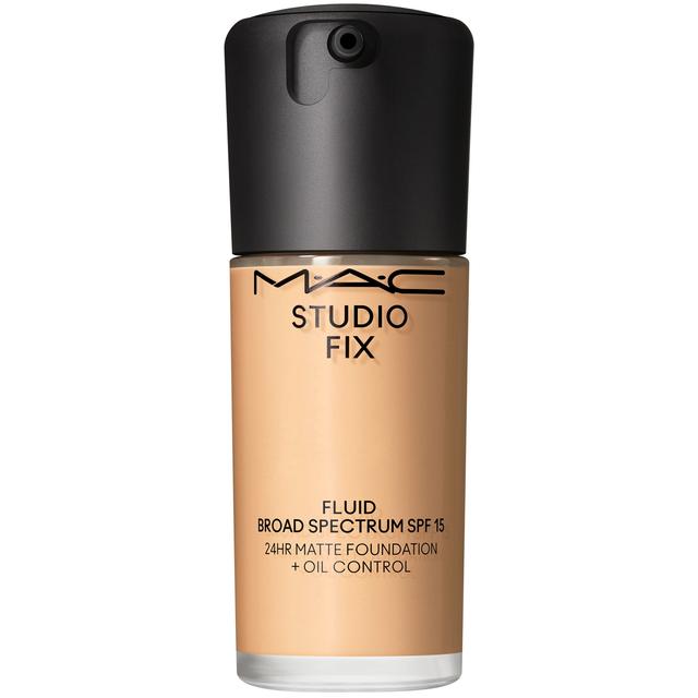 MAC Studio Fix Fluid Foundation Broad Spectrum SPF15 30ml (Various Shades) - C40 on Productcaster.