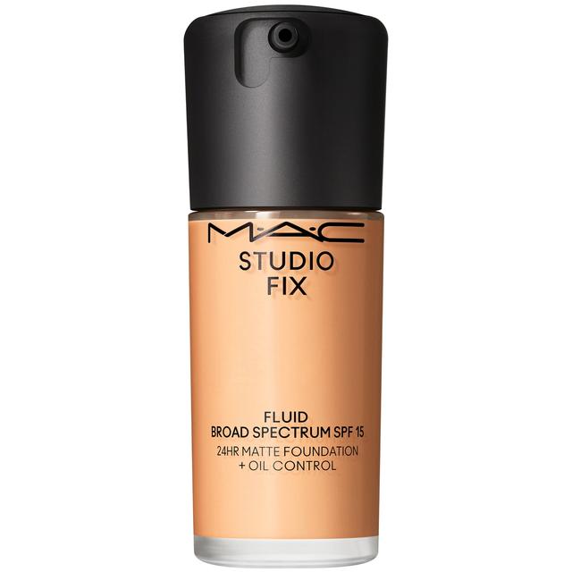 MAC Studio Fix Fluid Broad Spectrum SPF15 Foundation 30ml (Various Shades) - NC25 on Productcaster.