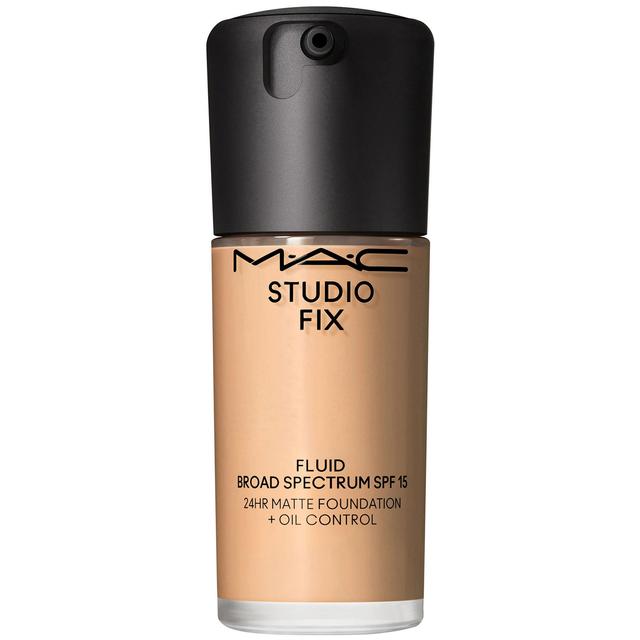 MAC Studio Fix Fluid Foundation Broad Spectrum SPF15 30ml (Various Shades) - C5.5 on Productcaster.