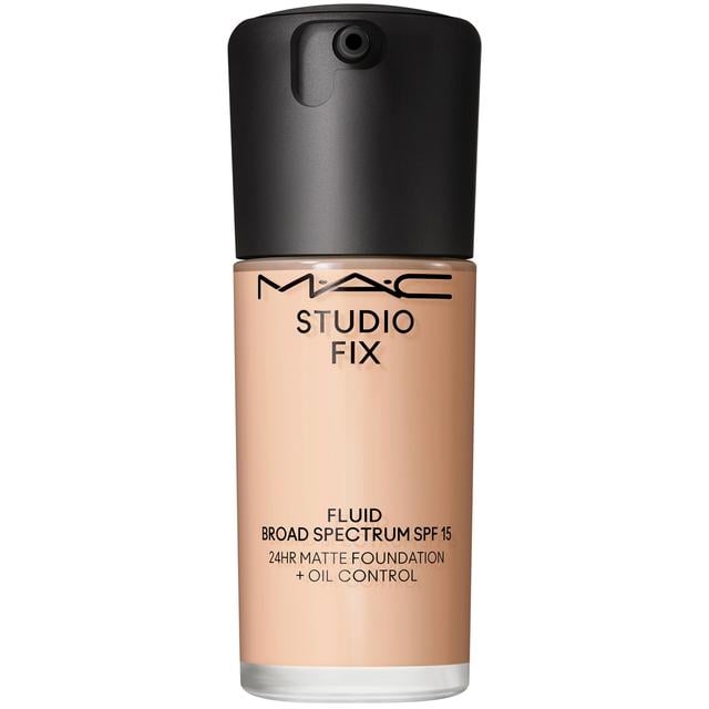 MAC Studio Fix Fluid Broad Spectrum SPF15 Foundation 30ml (Various Shades) - N4.5 on Productcaster.