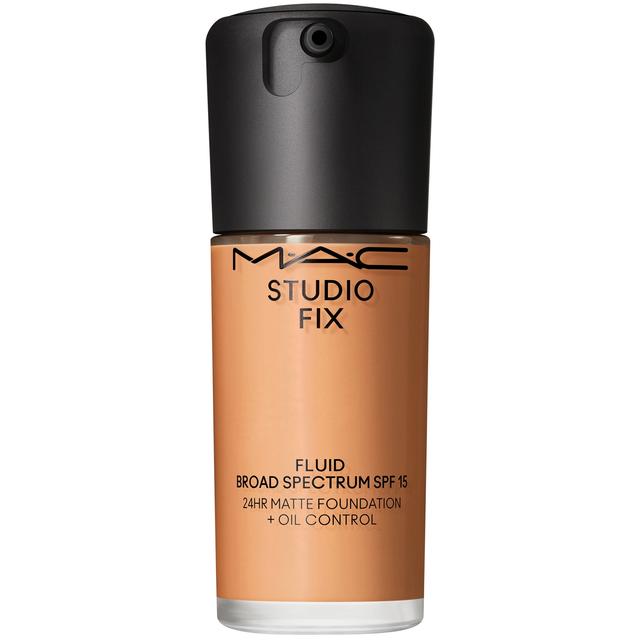 MAC Studio Fix Fluid Foundation Broad Spectrum SPF15 30ml (Various Shades) - NC42 on Productcaster.