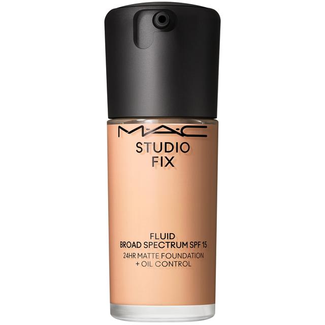 MAC Studio Fix Fluid Broad Spectrum SPF15 Foundation 30ml (Various Shades) - C3.5 on Productcaster.