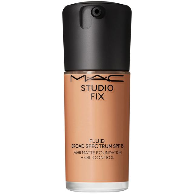 MAC Studio Fix Fluid Broad Spectrum SPF15 Foundation 30ml (Various Shades) - NC44 on Productcaster.