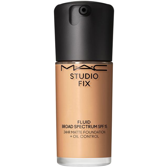 MAC Studio Fix Fluid Broad Spectrum SPF15 Foundation 30ml (Various Shades) - NC30 on Productcaster.