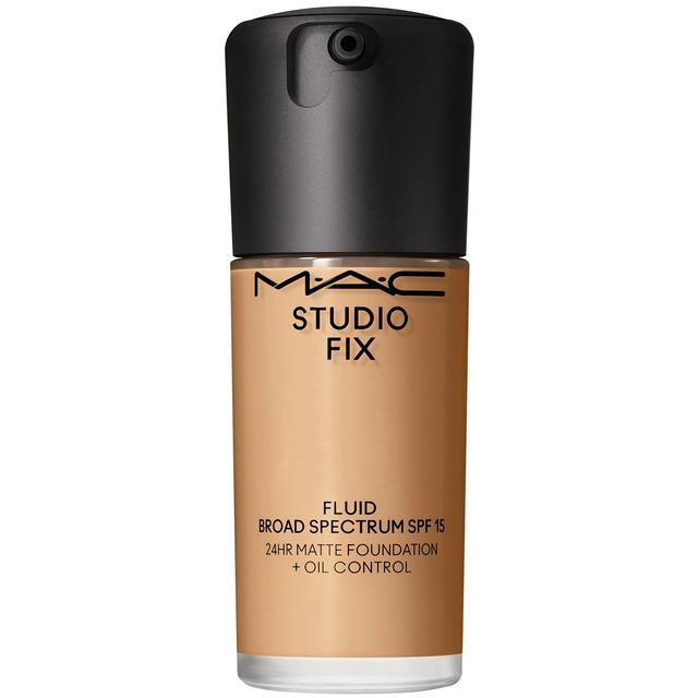 MAC Studio Fix Fluid Broad Spectrum SPF15 Foundation 30ml (Various Shades) - NC44.5 on Productcaster.