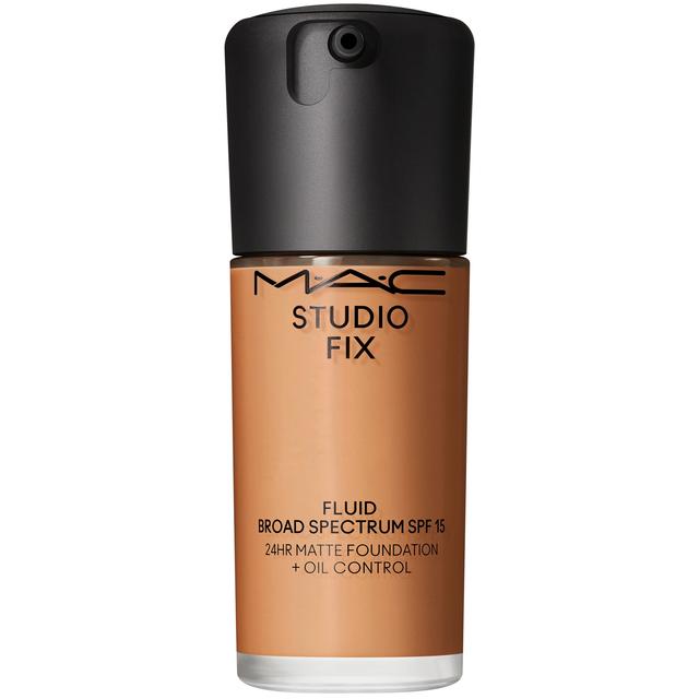 MAC Studio Fix Fluid Broad Spectrum SPF15 Foundation 30ml (Various Shades) - NC45 on Productcaster.