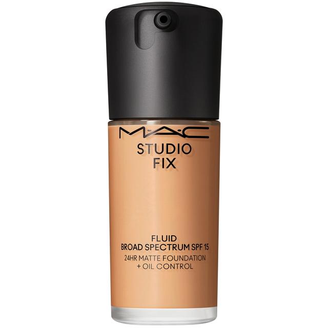 MAC Studio Fix Fluid Broad Spectrum SPF15 Foundation 30ml (Various Shades) - NC37 on Productcaster.