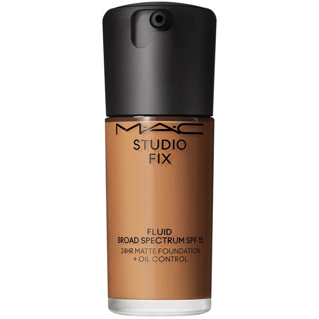 MAC Studio Fix Fluid Broad Spectrum SPF15 Foundation 30ml (Various Shades) - NW40 on Productcaster.