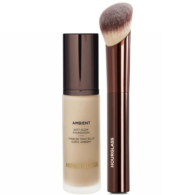 Hourglass Soft Glow Foundation and Soft Glow Foundation Brush Bundle 30ml (Various Shades) - 3.5 on Productcaster.