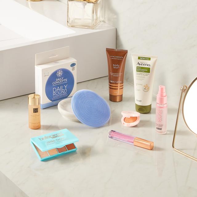 GLOSSYBOX Get the Glow Kit (Worth €138) on Productcaster.