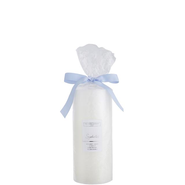 The White Company Seychelles Medium Pillar Candle 573g on Productcaster.