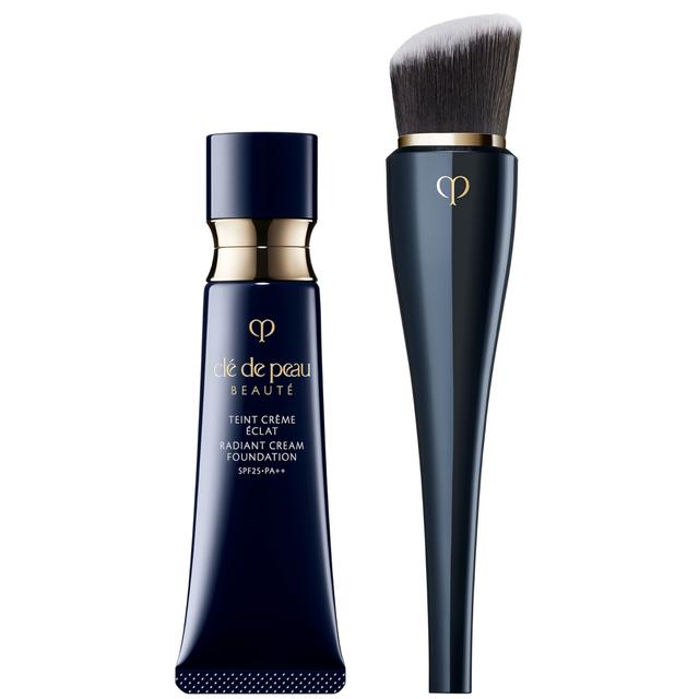 Clé de Peau Beauté Radiant Cream Foundation 21ml & High Coverage Foundation Brush (Various Shades) (Worth £188) - B40 on Productcaster.