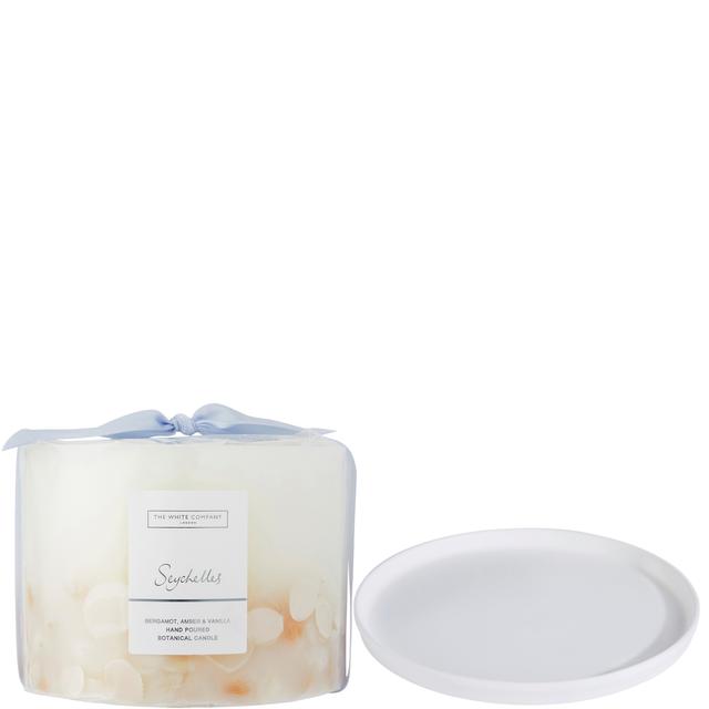 The White Company Seychelles Botanical Candle and Plate - Large on Productcaster.