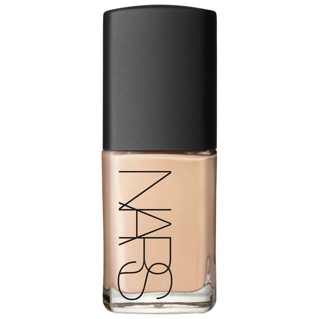 NARS Cosmetics Sheer Glow Foundation (Various Shades) - Deauville on Productcaster.