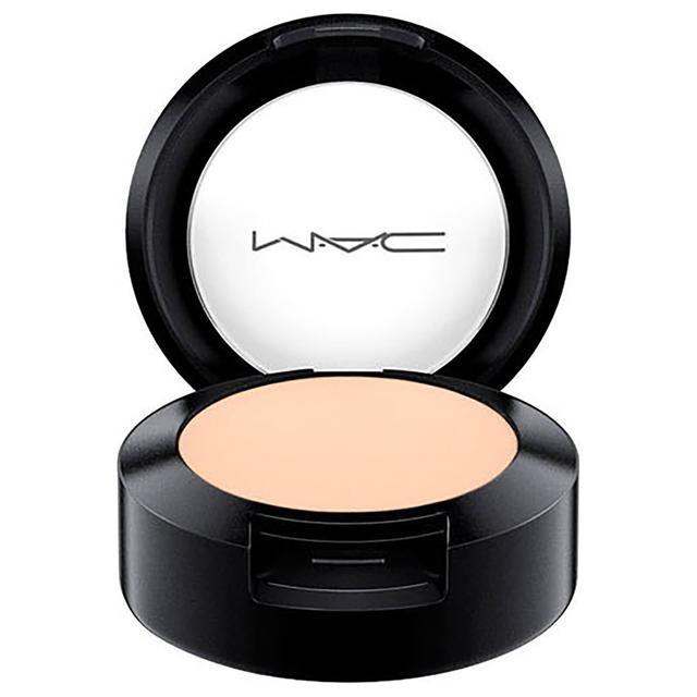 MAC Studio Finish SPF 35 Concealer (Various Shades) - NC10 on Productcaster.