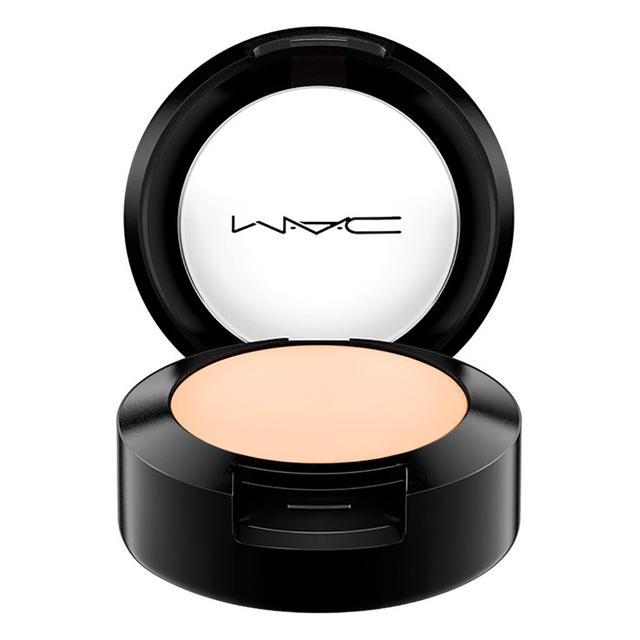 MAC Studio Finish SPF 35 Concealer (Various Shades) - NC15 on Productcaster.