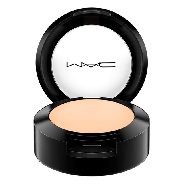 MAC Studio Finish SPF 35 Concealer (Various Shades) - NC20 on Productcaster.