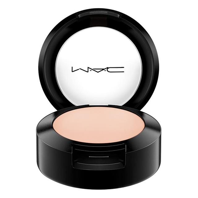 MAC Studio Finish SPF 35 Concealer (Various Shades) - NW20 on Productcaster.