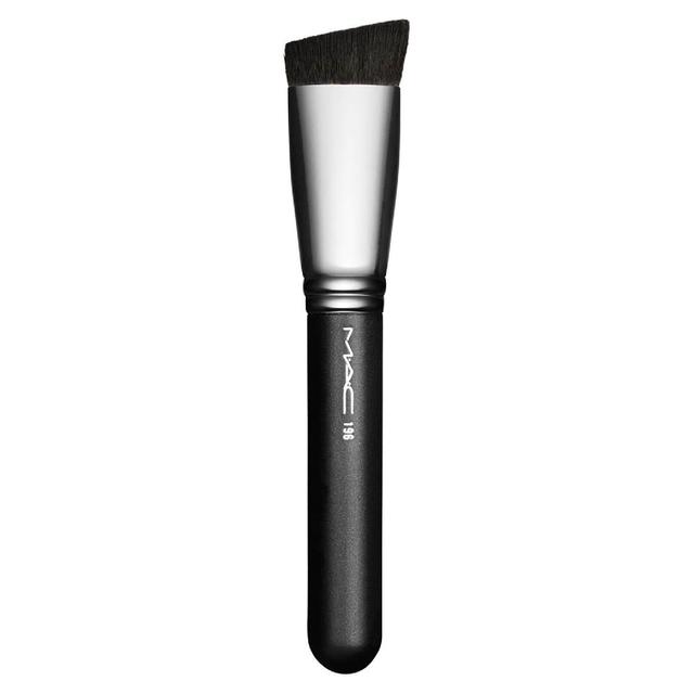 MAC 196 Flat Top Foundation Brush on Productcaster.