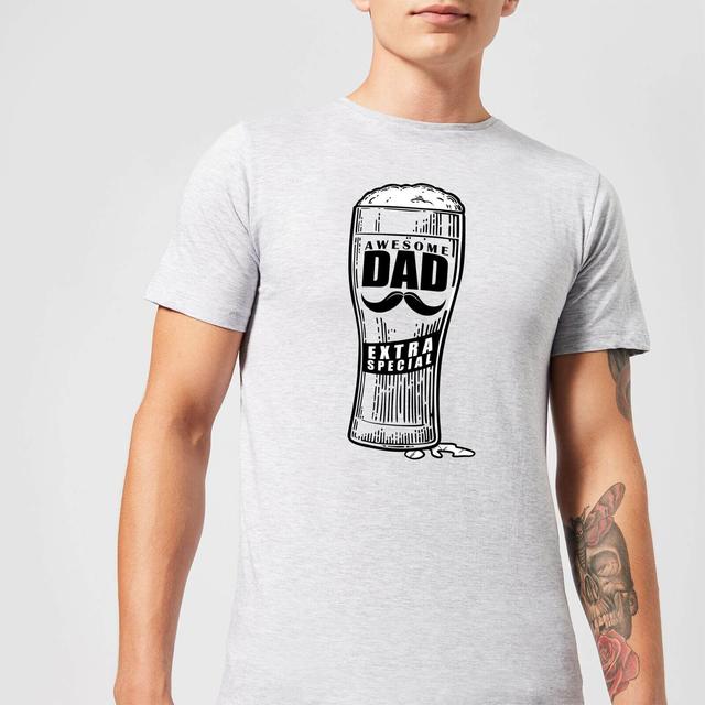 Awesome Dad Beer Glass Men's T-Shirt - Grey - XS - Grey on Productcaster.