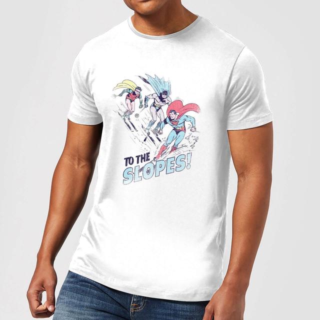 DC To The Slopes! Men's Christmas T-Shirt - White - 5XL - Blanco on Productcaster.