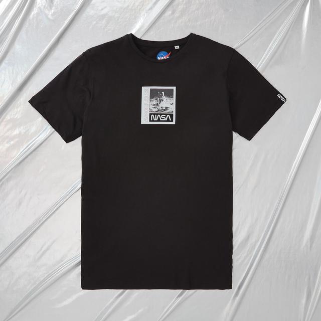 NASA Apollo 11 Moonwalk Unisex T-Shirt - Schwarz - XS on Productcaster.