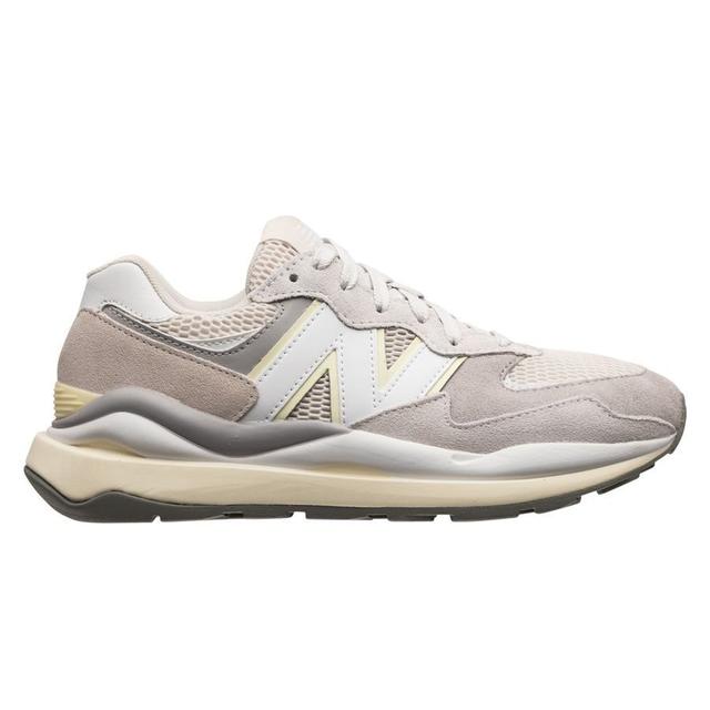 New Balance Sneaker 57/40 - Grey/white/beige Women, size 36½ on Productcaster.