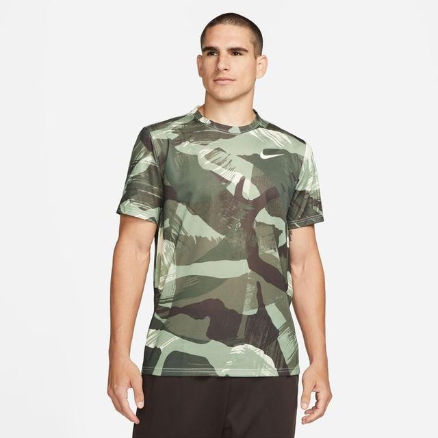 Nike Training T-shirt Dri-fit Legend Camo - Green, size Small on Productcaster.