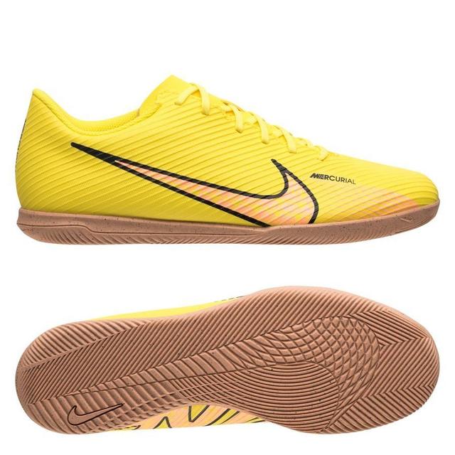 Nike Mercurial Vapor 15 Club Ic Lucent - Yellow Strike/sunset Glow - Indoor (Ic), size 45 on Productcaster.