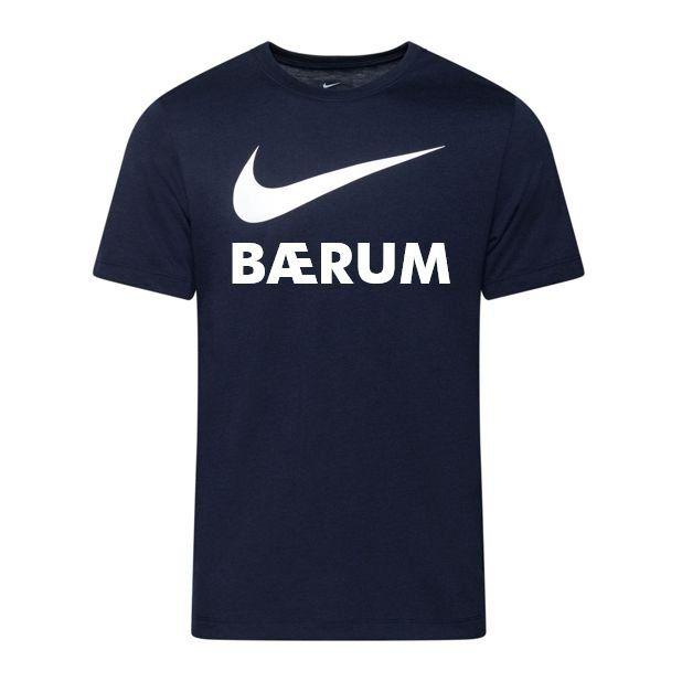 Stabæk Nike T-Shirt Swoosh Bærum - Børn, størrelse M: 137-147 cm on Productcaster.