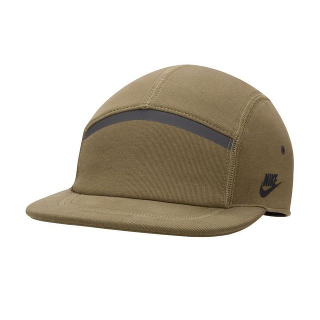 Nike Cap Fly Tech Fleece - Medium Olive/black, size Medium/Large on Productcaster.