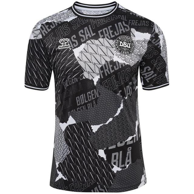 Denmark Training T-shirt Pre Match - Black/white - Hummel, size XX-Large on Productcaster.