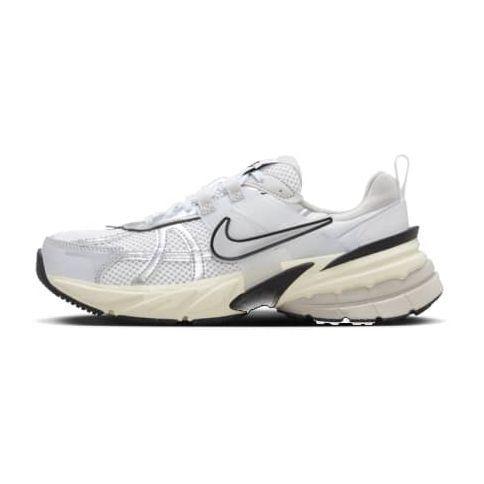 Nike V2k Run Shoes Summit White/metallic Silver, koko 43 on Productcaster.