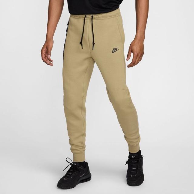 Nike Sweatpants Nsw Tech Fleece 24 - Neutral Olive/black, size Large on Productcaster.