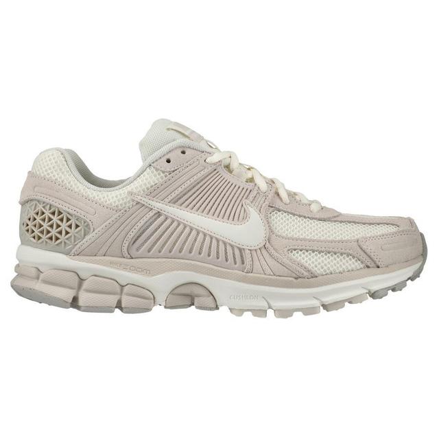 Nike Running Shoe Zoom Vomero 5 - Beige/white, size 44 on Productcaster.