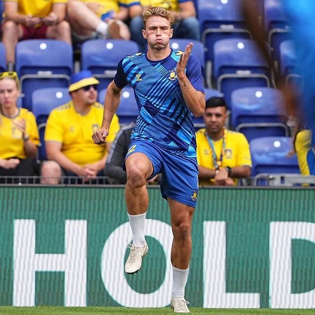 Brondby If Training T-shirt Pre Match - Limoges - Hummel, size Large on Productcaster.