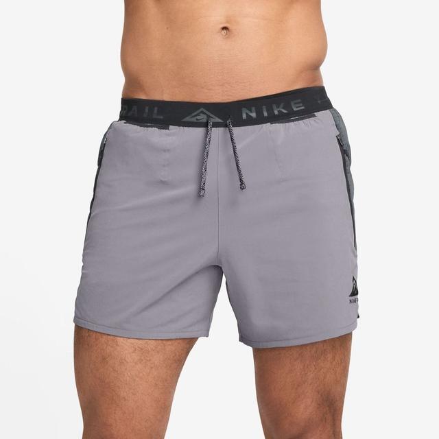 Nike Running Shorts Dri-FIT Second Sunrise 5'' Brief - Smoke Grey/Black, size Medium on Productcaster.