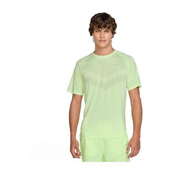 M Nk Dfadv Stride Ss Top Barely Volt/reflective Silv - Nike, size Medium on Productcaster.