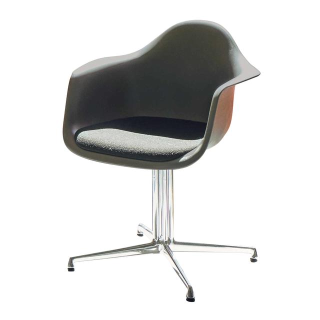 Eames Plastic Armchair RE DAL Sitzpolster Stuhl, Sitzschale RE senf re, Stoff Hopsak F60 nude/elfenbein, Untergestell weiss pulverbeschichtet (glat... on Productcaster.