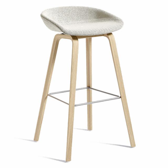 About a Stool AAS33 Barhocker, Stoff 0223 remix by kvadrat, Untergestell nussbaum wasserbasiert lackiert, Sitzhöhe standard 64 cm on Productcaster.