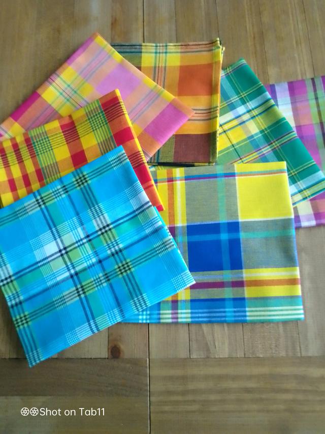 Madras-Serviette in verschiedenen Farben on Productcaster.