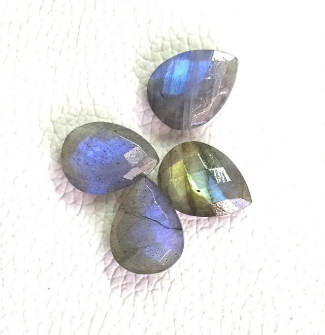 Natuurlijke labradoriet 10 x 7 mm tot 20 x 15 mm peervorm, brioletten, gefacetteerd, gepolijst, handgemaakte edelstenen, draadwikkeling voor het maken on Productcaster.