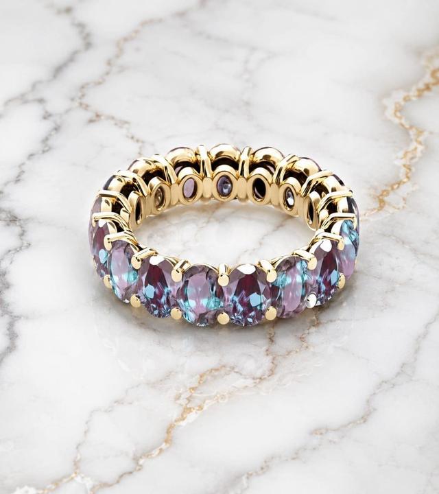 Alexandrit Eternity Band für Frauen Vintage Alexandrit Hochzeitsband 14k Gold Alexandrit Braut Eternity Band Jubiläumsgeschenk für Frauen on Productcaster.