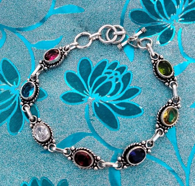 Handgefertigtes Armband aus Sterlingsilber mit Regenbogen-Edelsteinen, ovaler Kristall-Knebelkette, filigranem Seilschmuck on Productcaster.