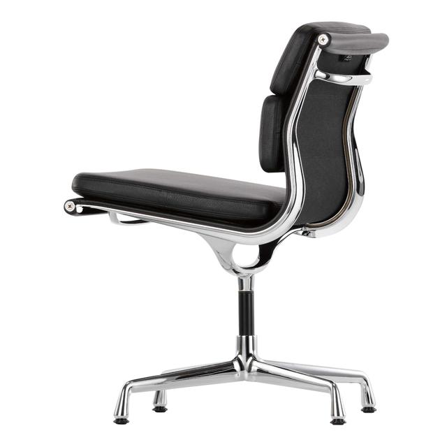 EA205 Soft Pad Chair Stuhl, Leder/Rückseite Plano 69/54 kastanie / braun, Höhe 81 cm, Untergestell tiefschwarz pulverbeschichtet (glatt) 12, Gleite... on Productcaster.
